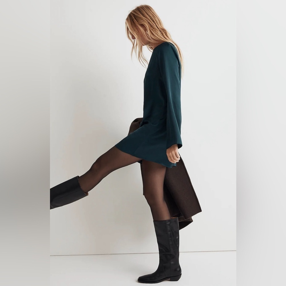 Madewell Shift Mini Dress
Color.Smoky Spruce - Picture 4 of 7